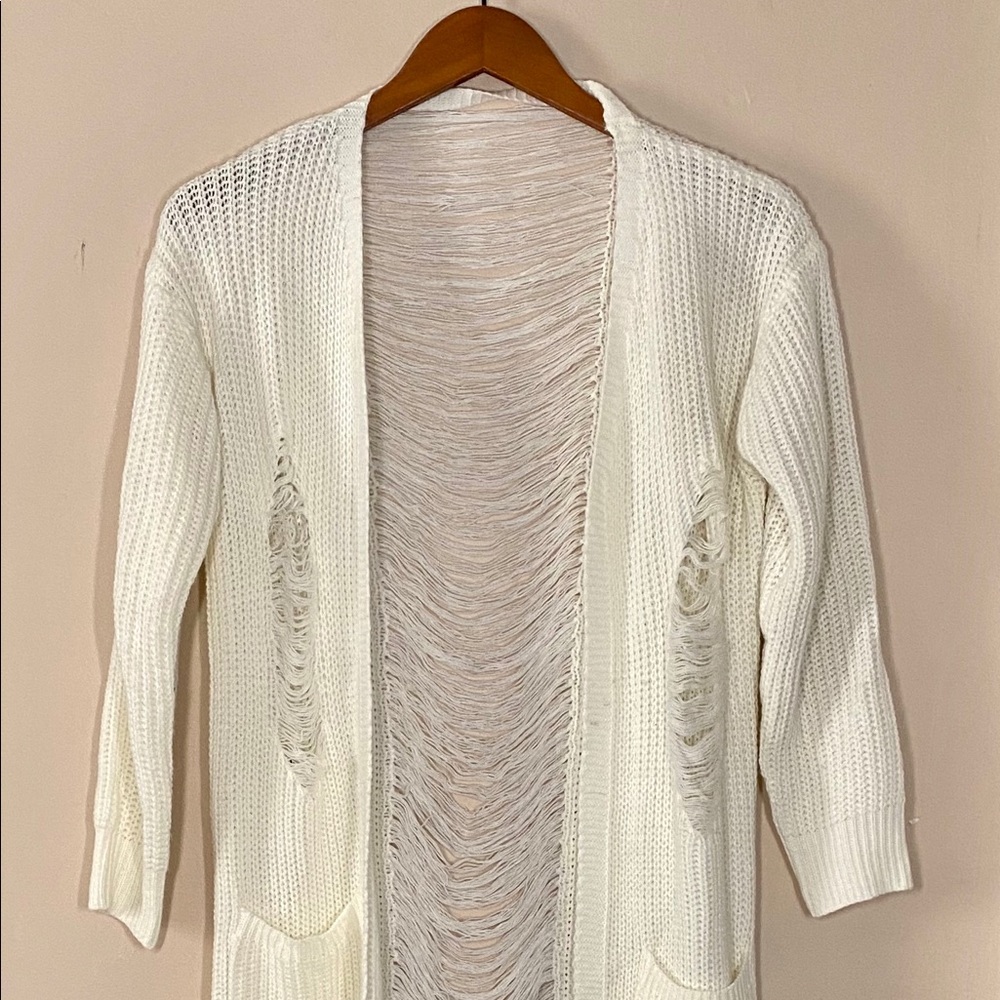 White Distressed Knit Duster. Sz SMALL